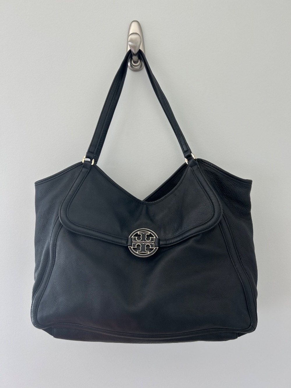 Tory Burch Amanda Tote in Black - EUC